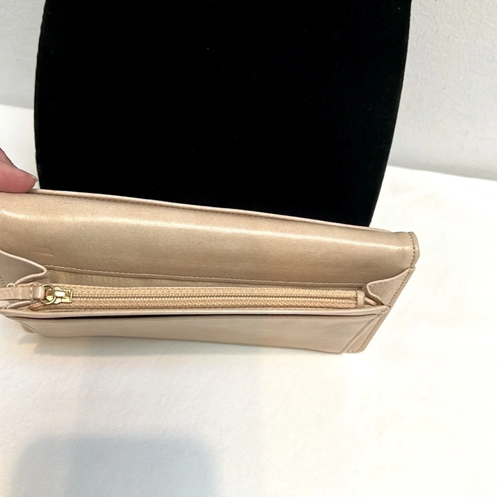 Chanel Camelia Yen Billfold Wallet